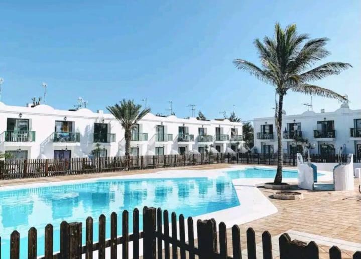 Апартаменты Apartamento San Valentin, Коральео Экстерьер фото